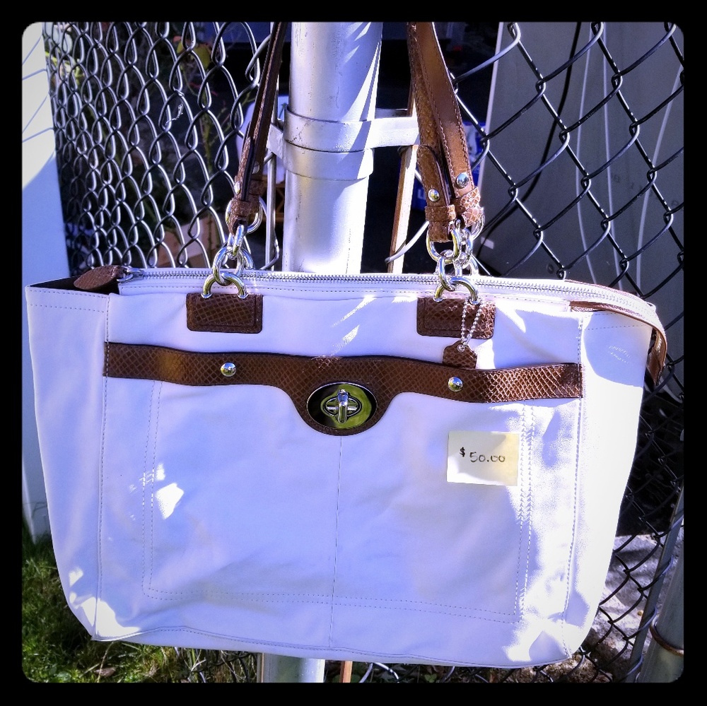 White leather AUTHENTIC Coach bag